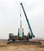 1月24日下午，20万吨聚丙烯项目事故水池静压桩机开始打桩，项目基础建设稳步推进
