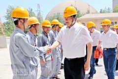 集团公司党委书记、董事长高登榜到怀宁海螺调研慰问